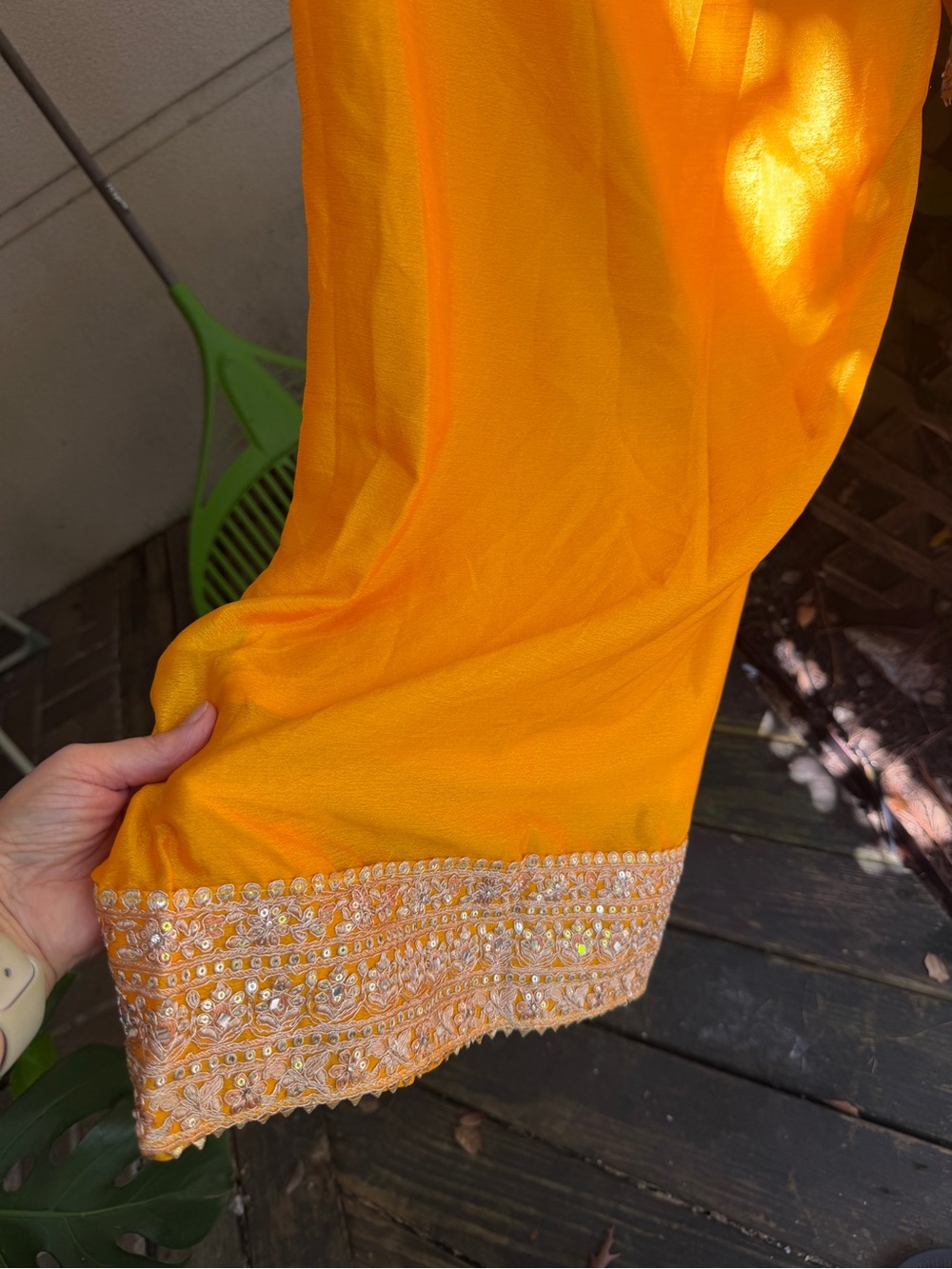 NWOT 3 Piece Silky Chunri Kurta Tunic with matching palazzo pants and shawl